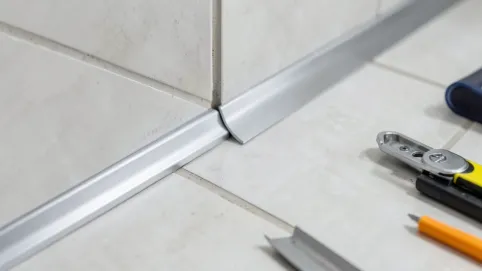 montaż listew narożnikowych do glazury